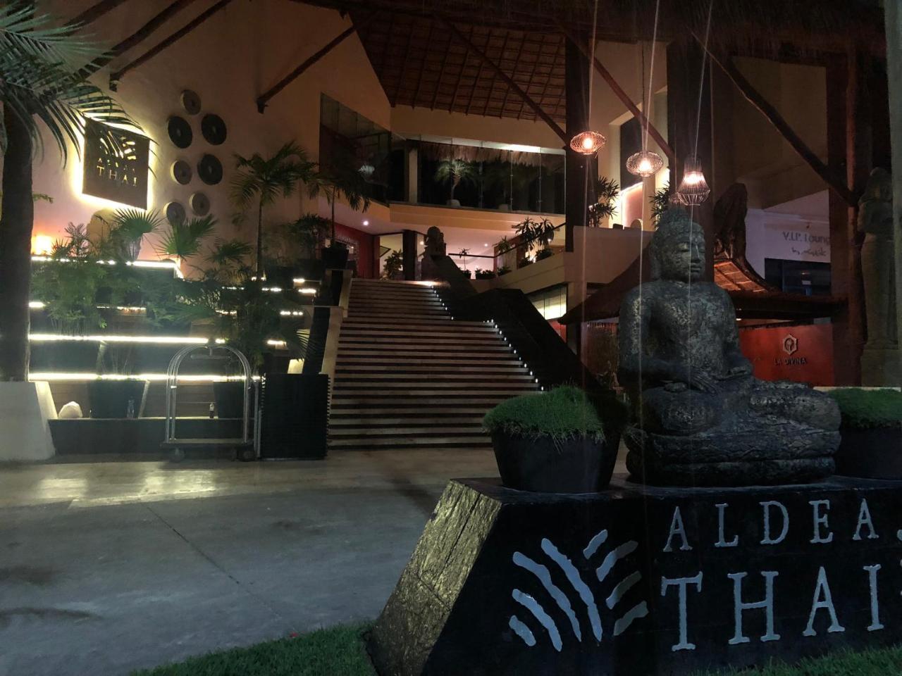 Aldea Thai By Blue Oceanfront Плая дел Кармен Екстериор снимка